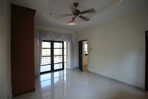 Chalet de 4 dormitorios en Hua Hin, Tailandia № 168359 - foto 24
