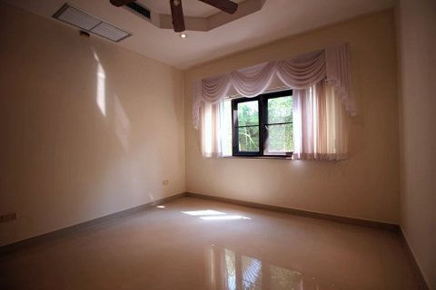 Chalet de 4 dormitorios en Hua Hin, Tailandia № 168359 - foto 25