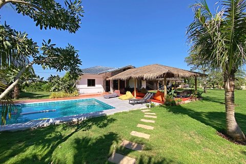 Villa in Pran Buri, Thailand 5 Schlafzimmer № 168392