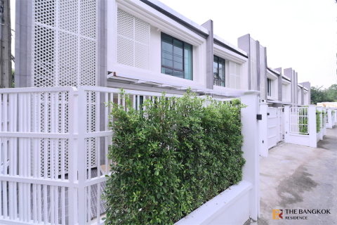 Haus in Bangkok, Thailand 4 Schlafzimmer № 190250 - Foto 4