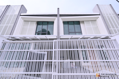 Haus in Bangkok, Thailand 4 Schlafzimmer № 190250 - Foto 3