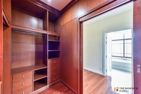 House in Bangkok, Thailand 4 bedrooms № 190246 - photo 8