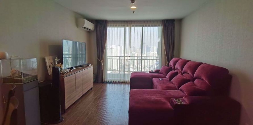Condominio de 2 dormitorios en Huai Khwang, Bangkok, Tailandia № 55117