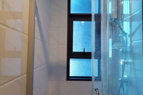 Condominio de 2 dormitorios en Huai Khwang, Bangkok, Tailandia № 55117 - foto 7