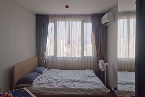 Condominio de 2 dormitorios en Huai Khwang, Bangkok, Tailandia № 55117 - foto 5