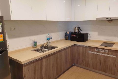 Condominio de 2 dormitorios en Huai Khwang, Bangkok, Tailandia № 55117 - foto 3