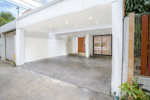 Casa de 3 dormitorios en Watthana, Bangkok, Tailandia № 55120 - foto 4