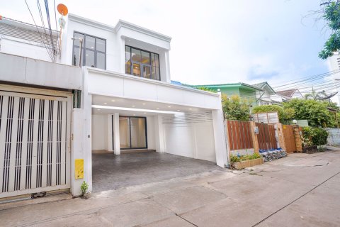 House in Watthana, Bangkok, Thailand 3 bedrooms № 55120