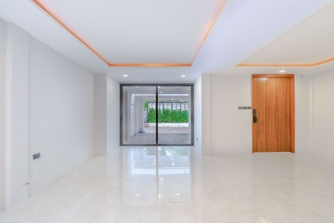 Casa de 3 dormitorios en Watthana, Bangkok, Tailandia № 55120 - foto 8
