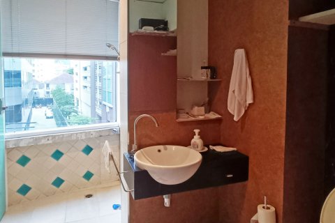 Dúplex de 4 dormitorios en Khlong Toei, Bangkok, Tailandia № 170828 - foto 20