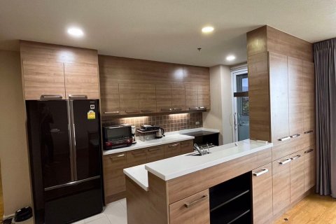 Condominio de 2 dormitorios en Watthana, Bangkok, Tailandia № 70722 - foto 2