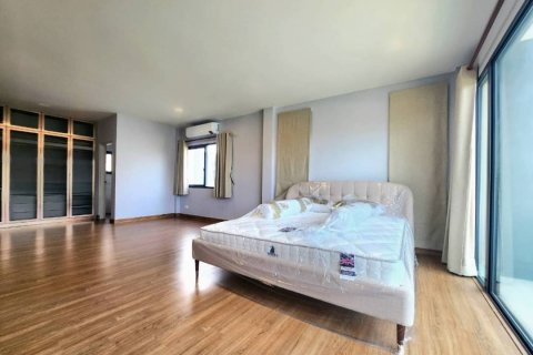 Chalet de 4 dormitorios en Bang Phli Yai, Tailandia № 133876 - foto 7