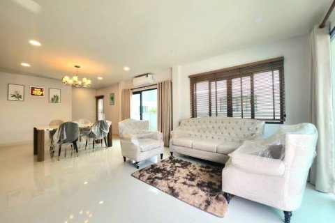Chalet de 4 dormitorios en Bang Phli Yai, Tailandia № 133876 - foto 3