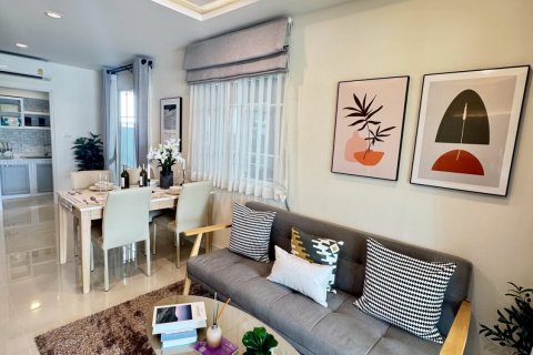Casa de 3 dormitorios en Pattaya, Tailandia № 209156 - foto 4