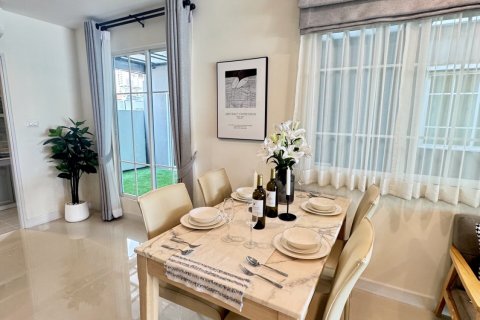 Casa de 3 dormitorios en Pattaya, Tailandia № 209156 - foto 6