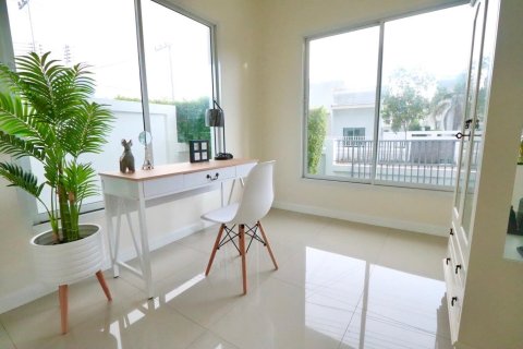 Chalet de 3 dormitorios en Pattaya, Tailandia № 209158 - foto 6