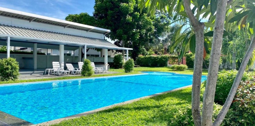 Chalet de 3 dormitorios en Pattaya, Tailandia № 209158
