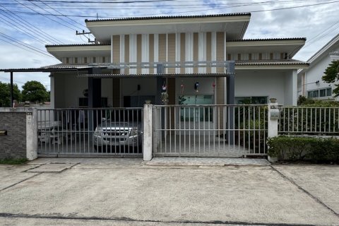 Chalet de 3 dormitorios en Pattaya, Tailandia № 209158 - foto 20