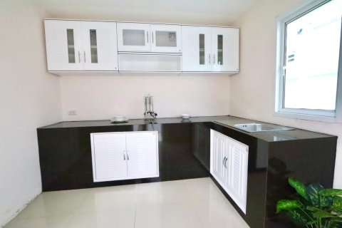 Chalet de 3 dormitorios en Pattaya, Tailandia № 209158 - foto 14