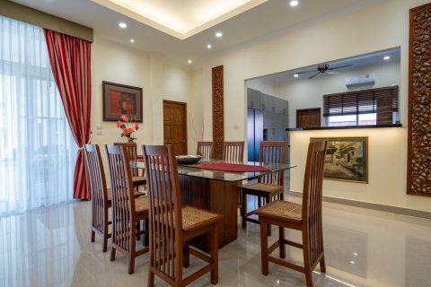 Villa in Pattaya, Thailand 15 Schlafzimmer № 135855 - Foto 27