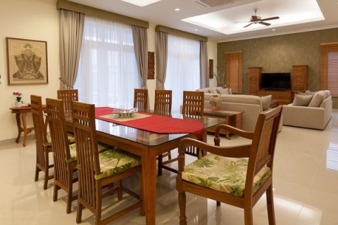 Villa in Pattaya, Thailand 15 Schlafzimmer № 135855 - Foto 13