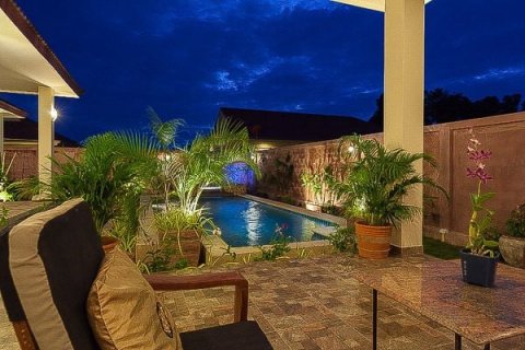 Villa in Pattaya, Thailand 15 Schlafzimmer № 135855 - Foto 22