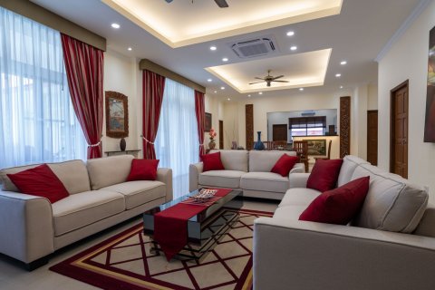 Villa in Pattaya, Thailand 15 Schlafzimmer № 135855 - Foto 25
