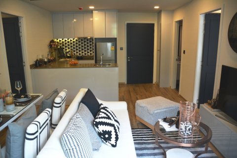 Condo in Bangkok, Thailand, 2 bedrooms № 66927 - photo 2