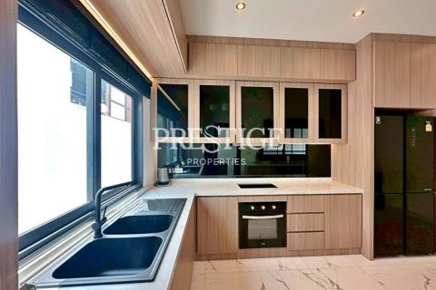 House in Pattaya, Thailand 4 bedrooms № 198172 - photo 13