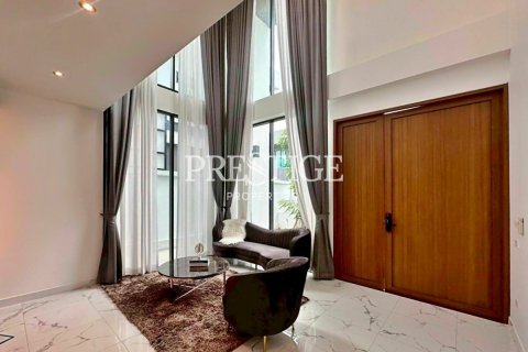 House in Pattaya, Thailand 4 bedrooms № 198172 - photo 5