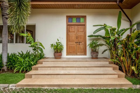 Chalet de 5 dormitorios en Chiang Mai, Tailandia № 190932 - foto 14