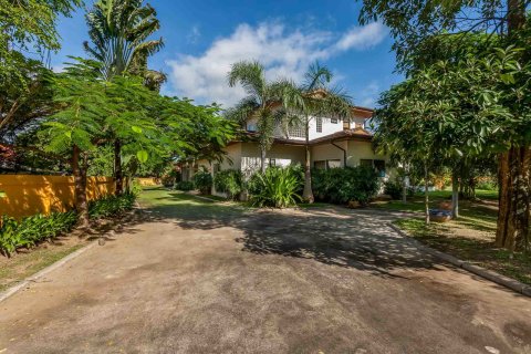 Chalet de 5 dormitorios en Chiang Mai, Tailandia № 190932 - foto 8
