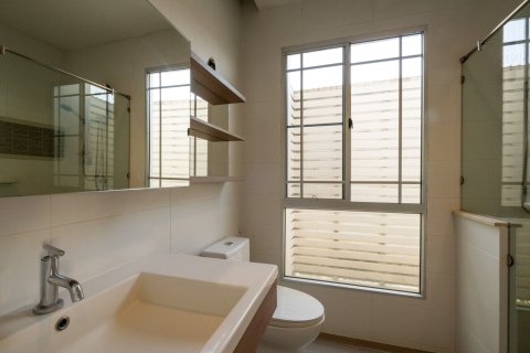 Casa de 3 dormitorios en Chiang Mai, Tailandia № 155339 - foto 19