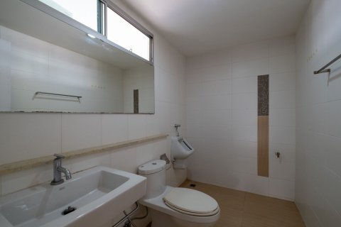Casa de 3 dormitorios en Chiang Mai, Tailandia № 155339 - foto 18