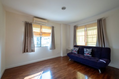 Casa de 3 dormitorios en Chiang Mai, Tailandia № 155339 - foto 15
