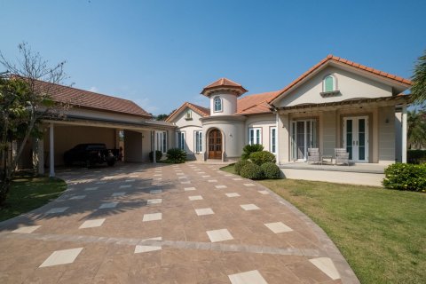 Chalet de 3 dormitorios en Chiang Mai, Tailandia № 155338 - foto 4