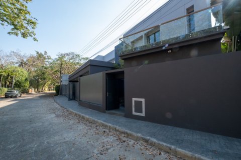 Chalet de 4 dormitorios en Chiang Mai, Tailandia № 155340 - foto 29