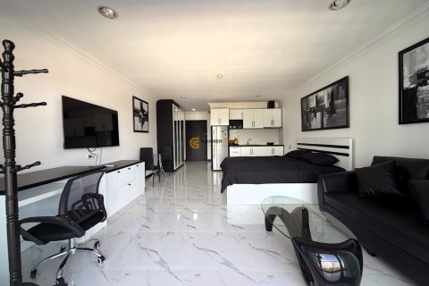 Condominio de 1 dormitorio en Jomtien Beach, Pattaya, Tailandia № 204866 - foto 2