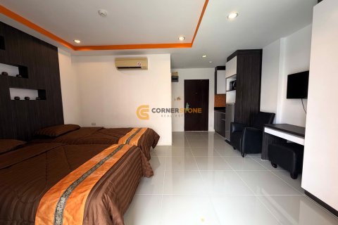 Condominio de 1 dormitorio en Jomtien Beach, Pattaya, Tailandia № 204865 - foto 2