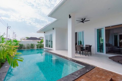 Chalet de 3 dormitorios en Hua Hin, Tailandia № 172805 - foto 2