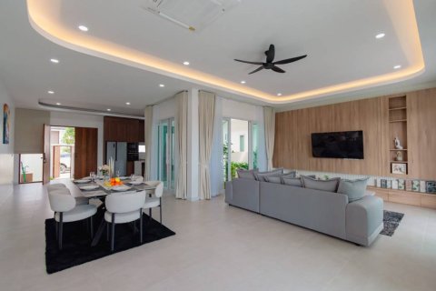 Chalet de 3 dormitorios en Hua Hin, Tailandia № 172805 - foto 6