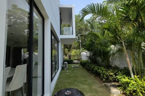 Chalet de 3 dormitorios en Phuket, Tailandia № 172804 - foto 10