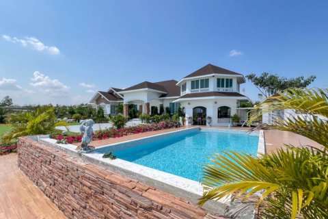 Haus in Hua Hin, Thailand 4 Schlafzimmer № 172801