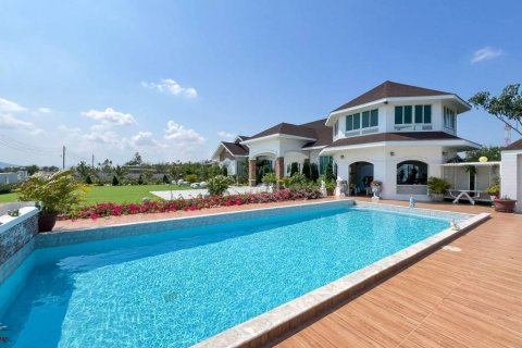 Casa de 4 dormitorios en Hua Hin, Tailandia № 172801 - foto 3