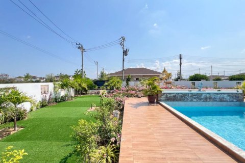 Casa de 4 dormitorios en Hua Hin, Tailandia № 172801 - foto 5