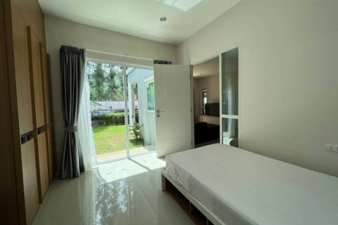 Casa de 4 dormitorios en Phuket, Tailandia № 172806 - foto 4