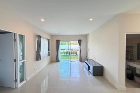 Casa de 4 dormitorios en Phuket, Tailandia № 172806 - foto 2