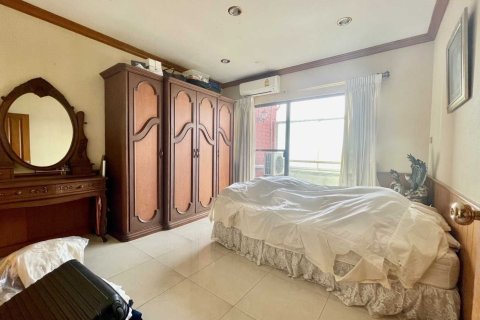 Condominio de 4 dormitorios en Bang Na, Bangkok, Tailandia № 173173 - foto 10