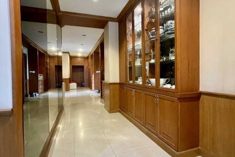 Condominio de 4 dormitorios en Bang Na, Bangkok, Tailandia № 173173 - foto 13