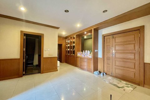 Condominio de 4 dormitorios en Bang Na, Bangkok, Tailandia № 173173 - foto 6